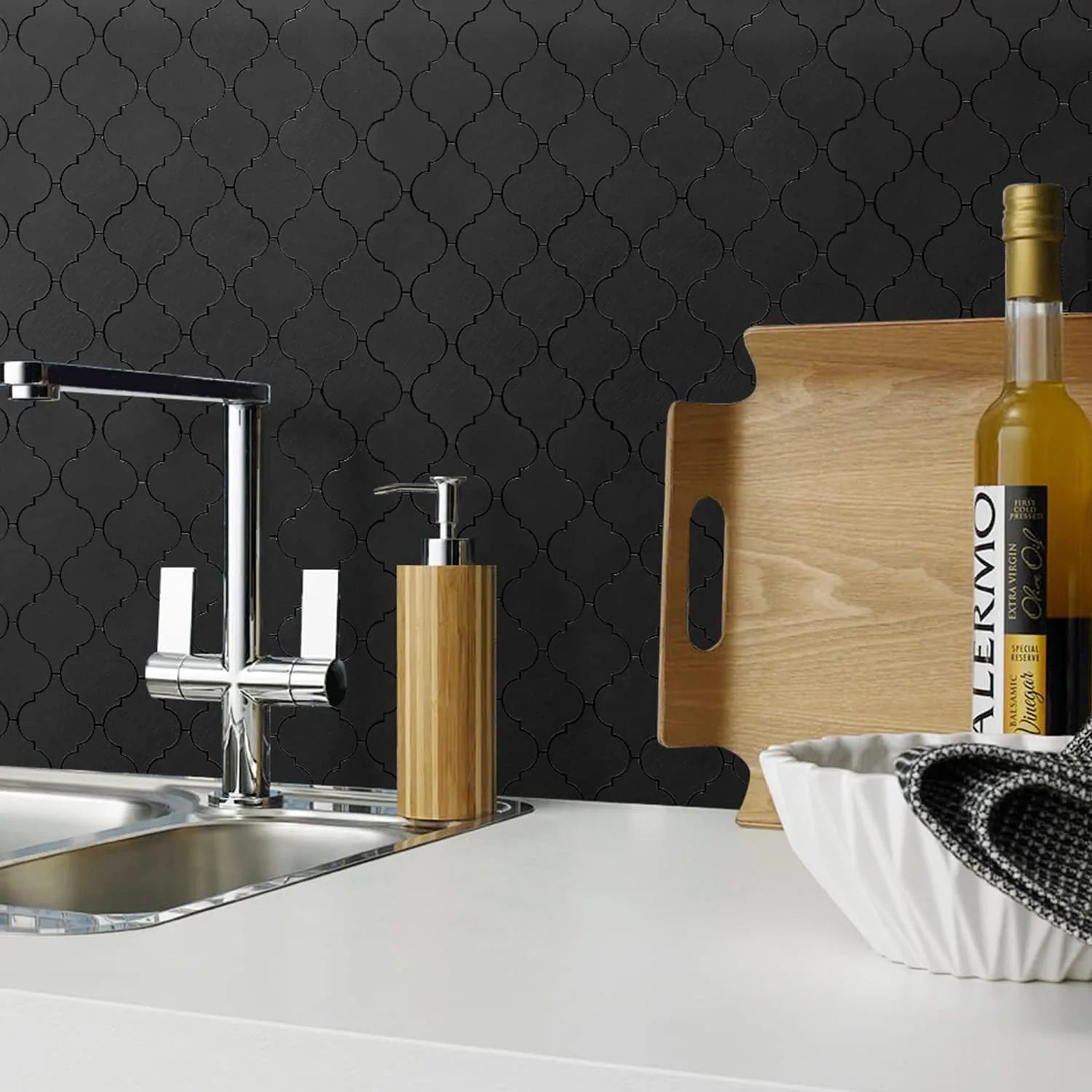 Arabesque Peel and Stick Tiles - Black